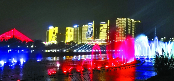 春节假期 清泉坝大型城市音乐喷泉每晩表演两场